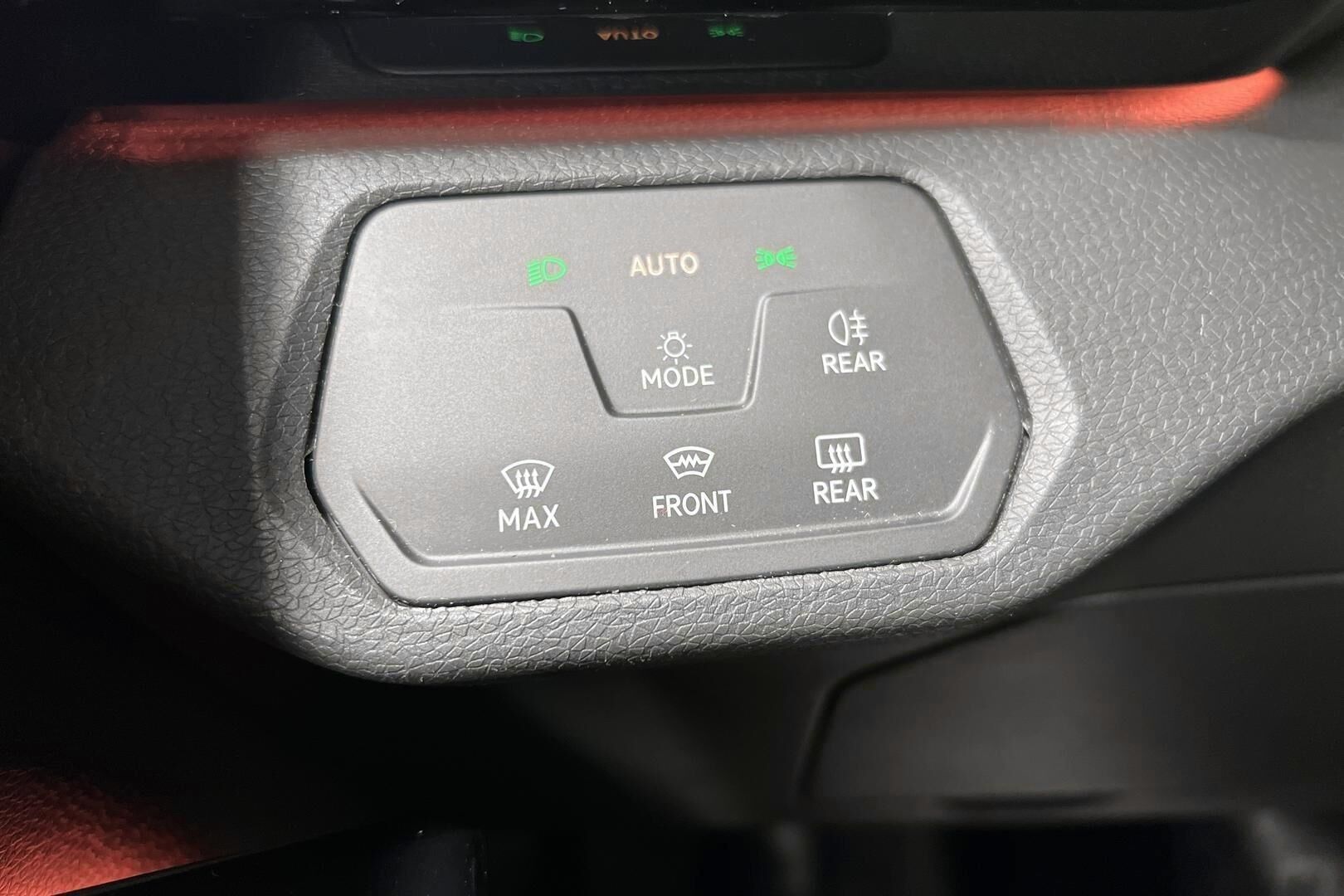 Volkswagen ID.4 iso kuva 18