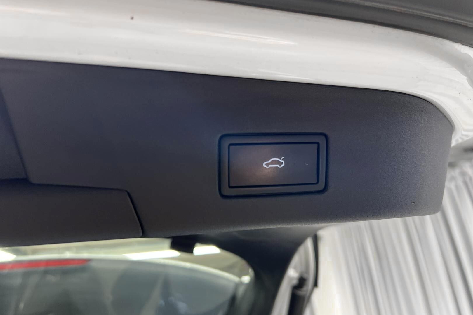 Volkswagen ID.4 iso kuva 19