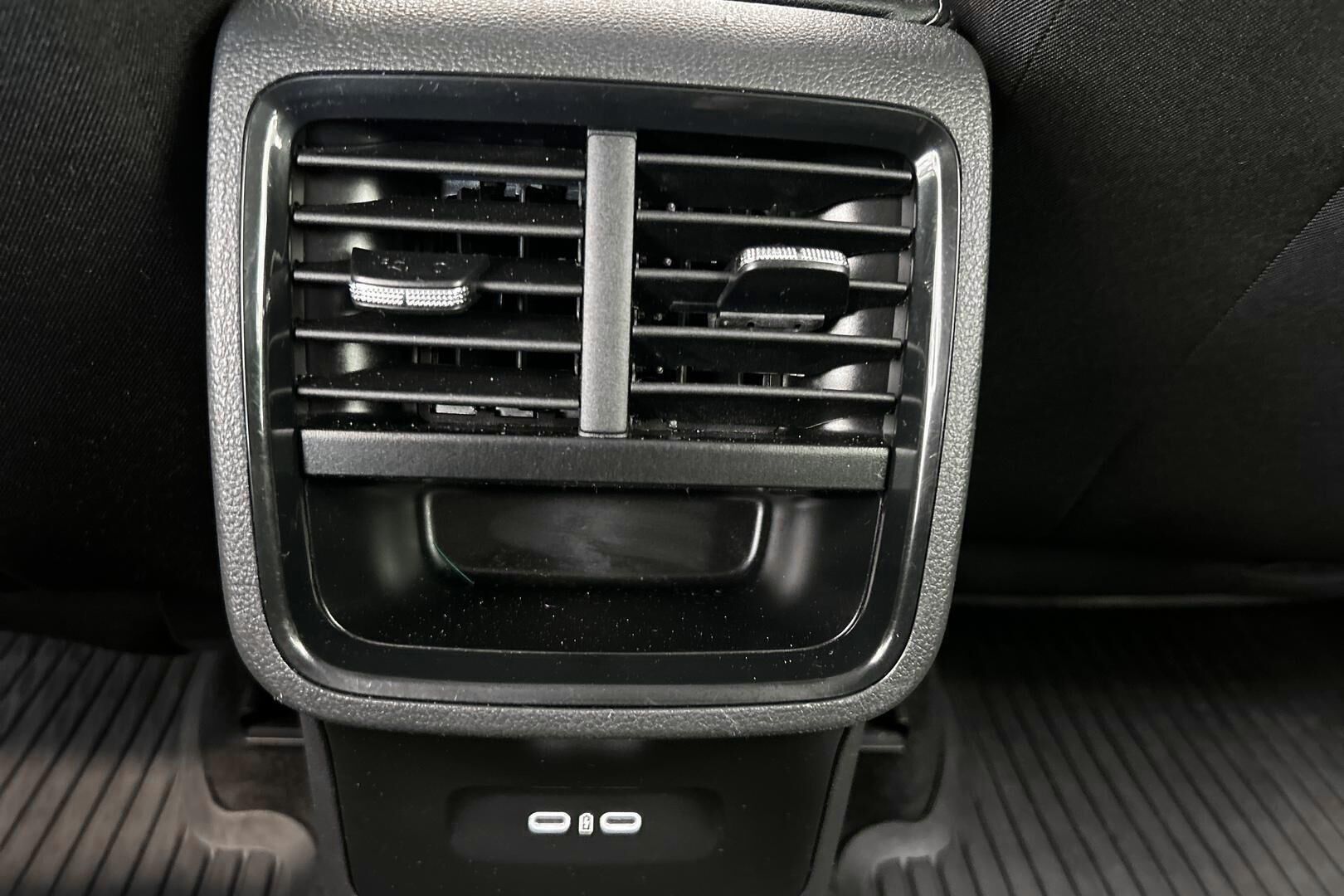 Skoda Octavia iso kuva 15
