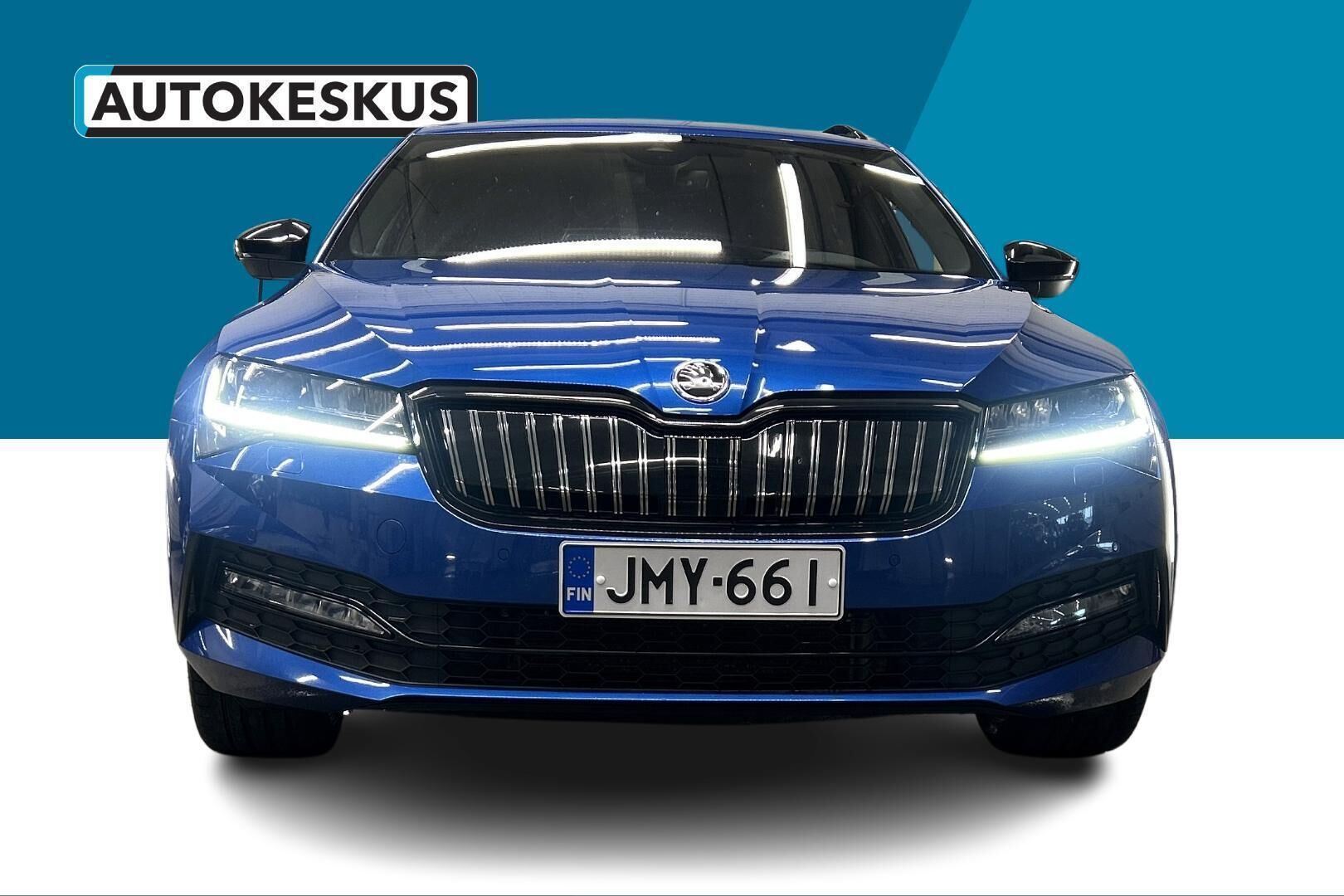 Skoda Superb iso kuva 1