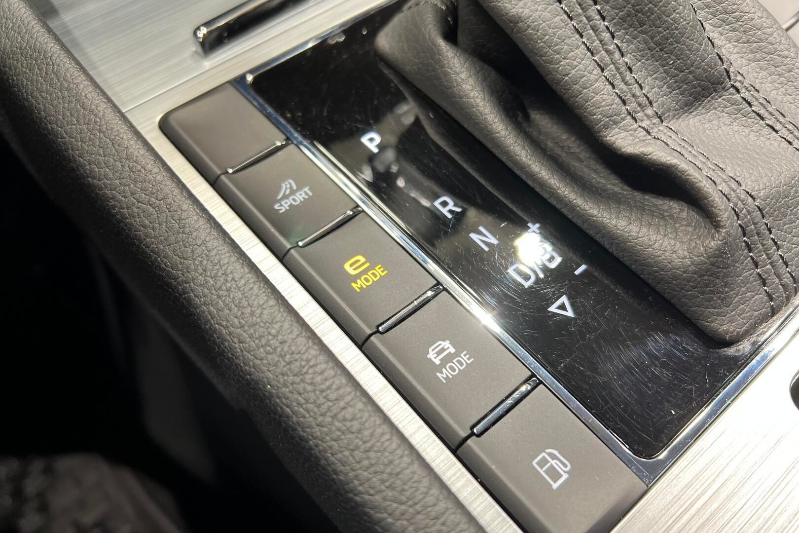 Skoda Superb iso kuva 21