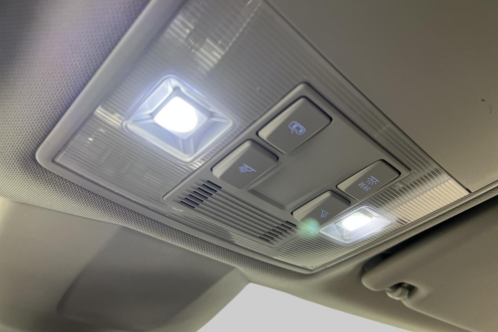 Skoda Superb iso kuva 23