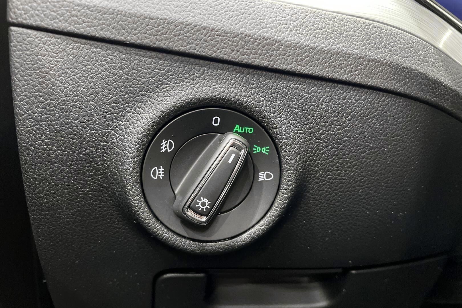 Skoda Superb iso kuva 26