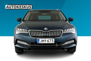 Skoda Superb esikatselu 2