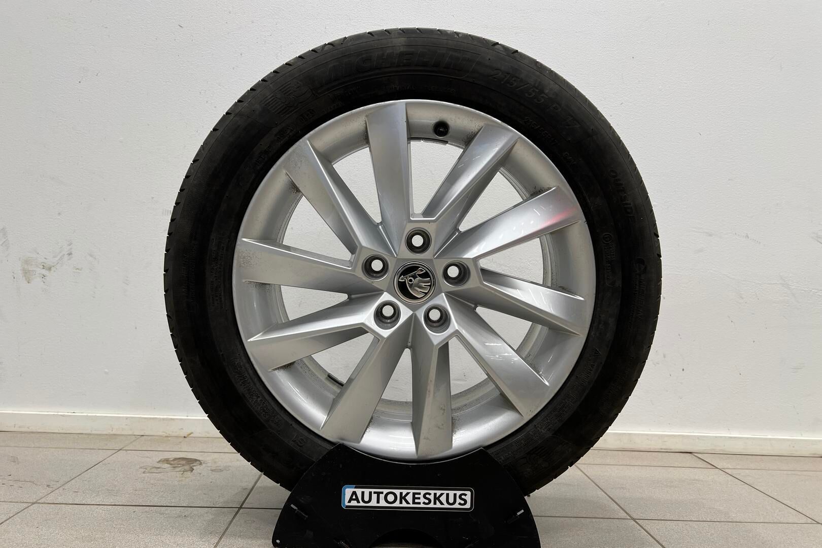 Skoda Superb iso kuva 30