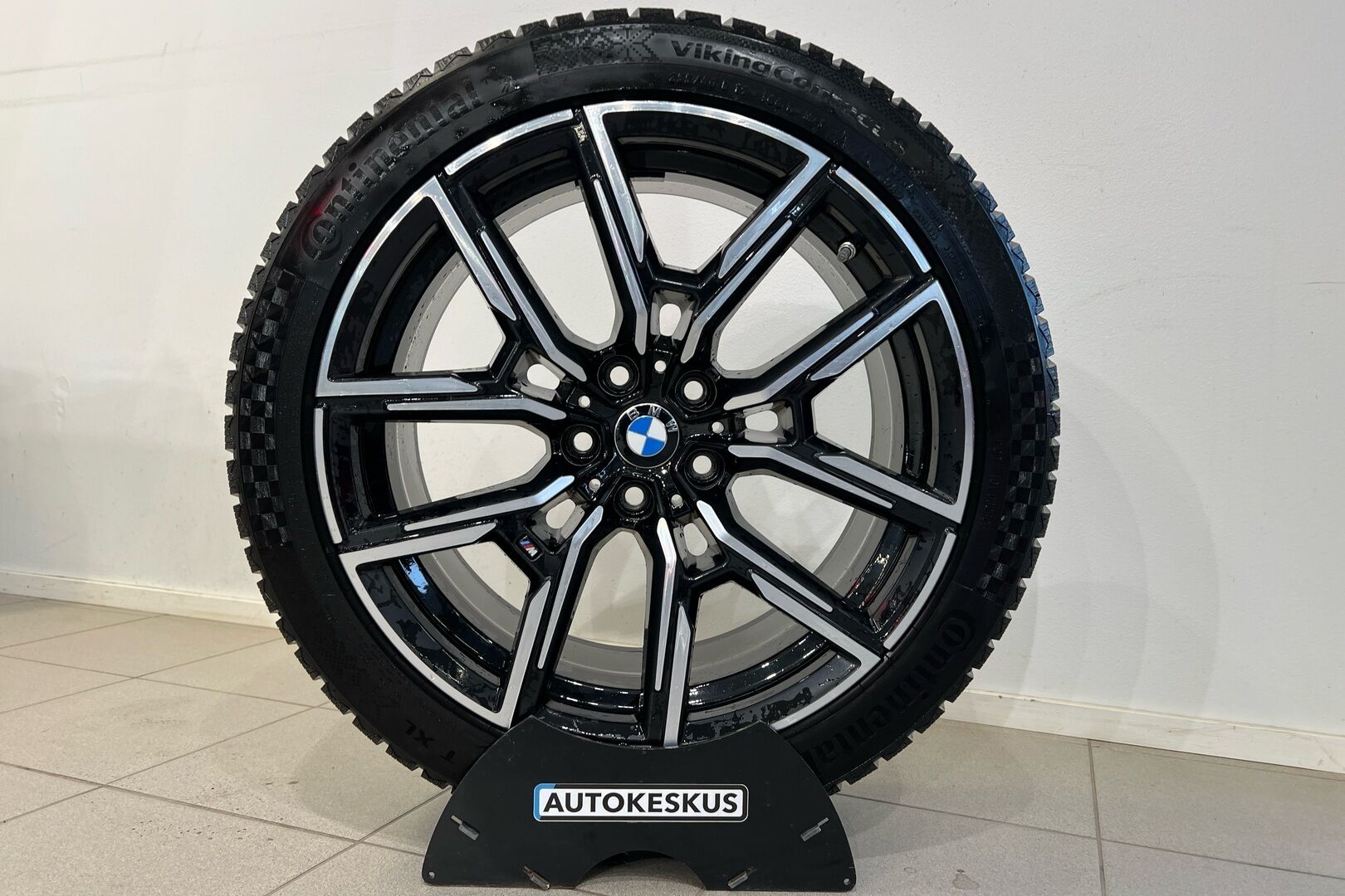 BMW I4 M50 iso kuva 11