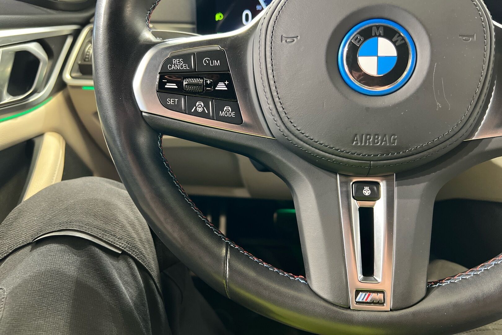 BMW I4 M50 iso kuva 23