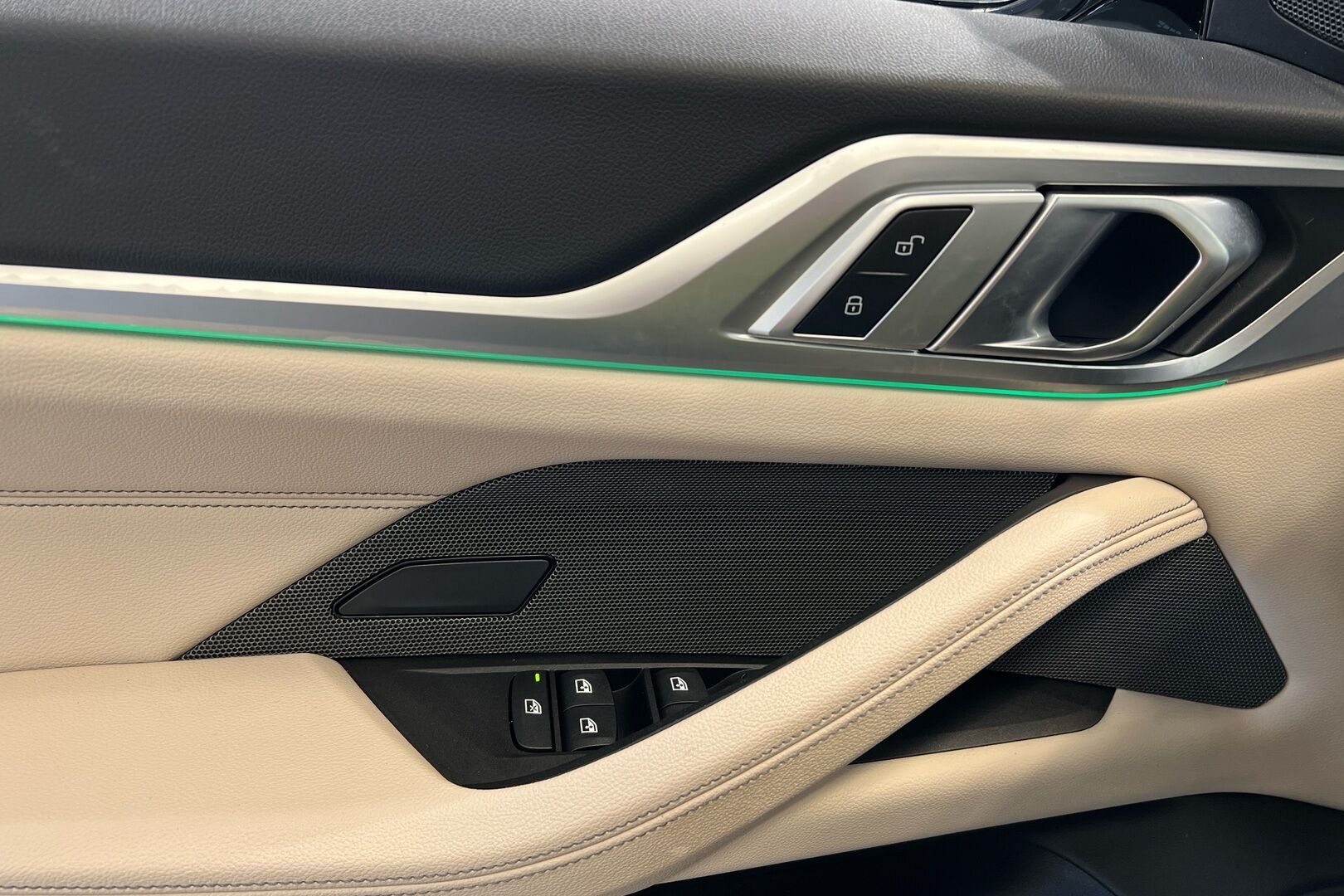 BMW I4 M50 iso kuva 27