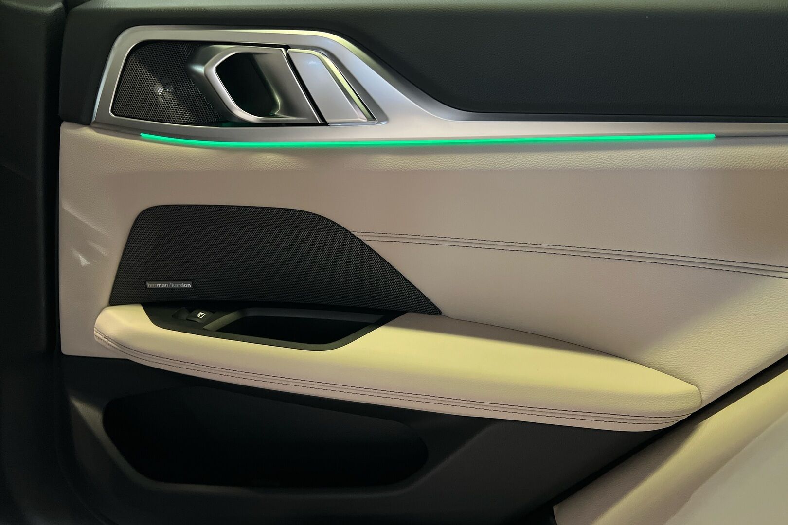 BMW I4 M50 iso kuva 29