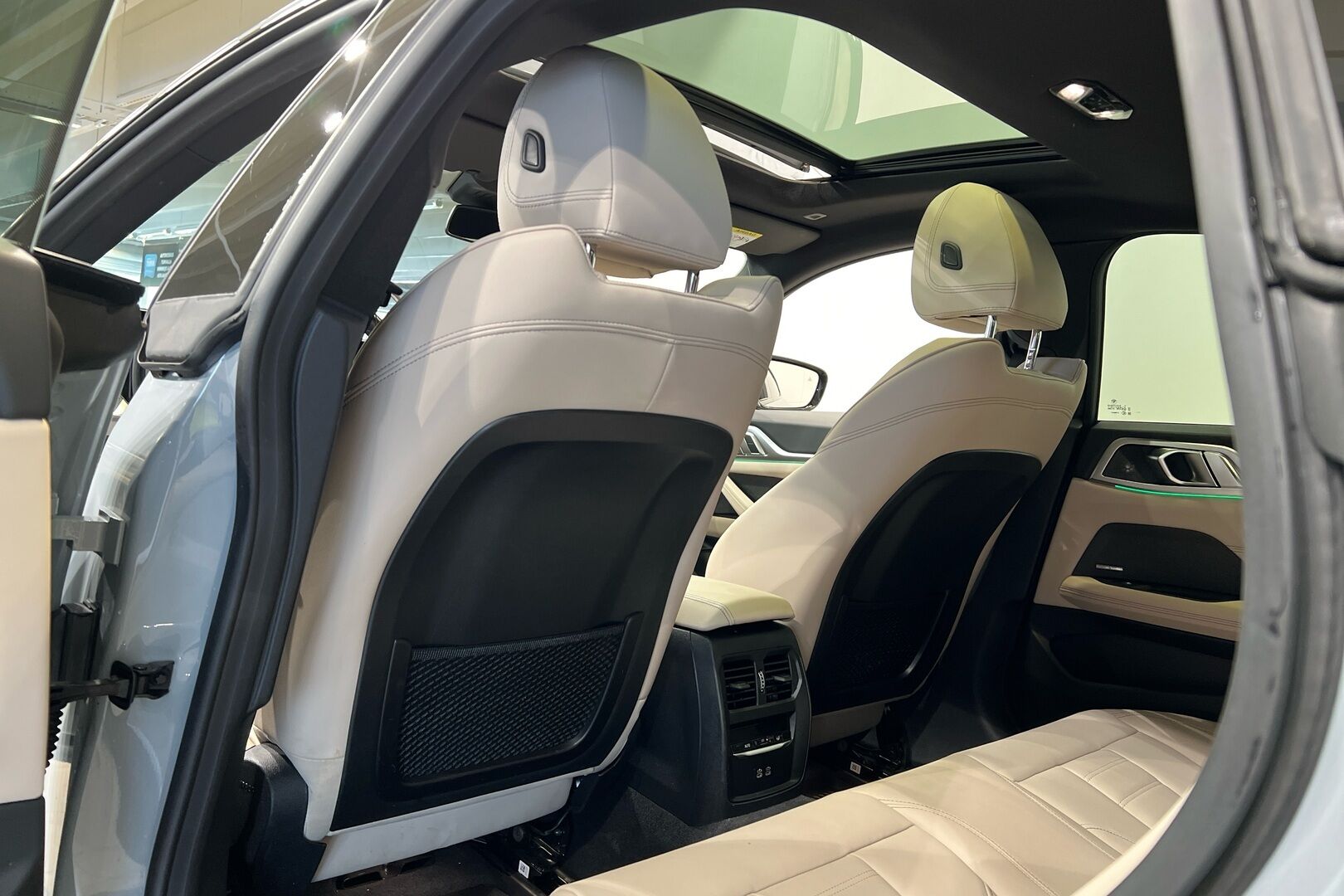 BMW I4 M50 iso kuva 30