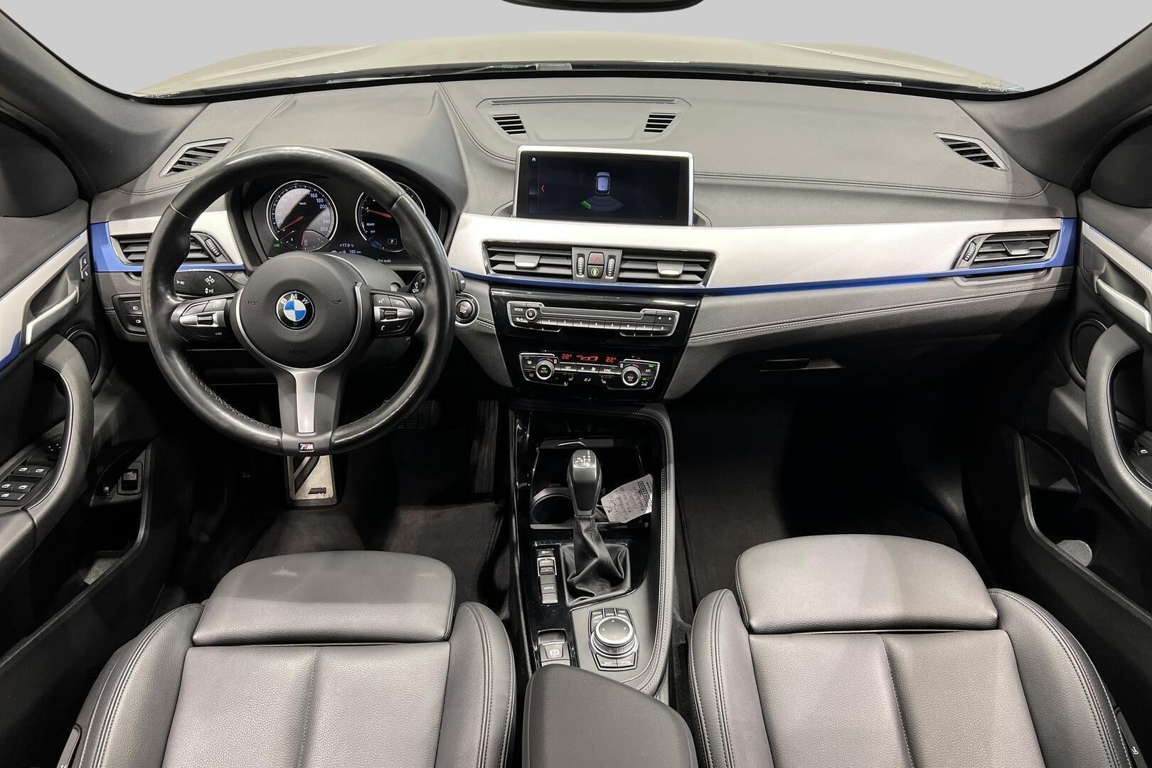 BMW X1 iso kuva 10