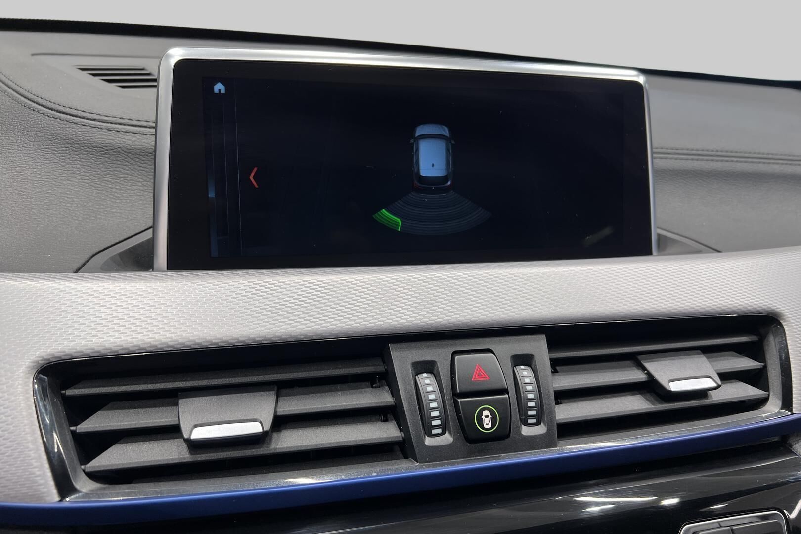 BMW X1 iso kuva 15