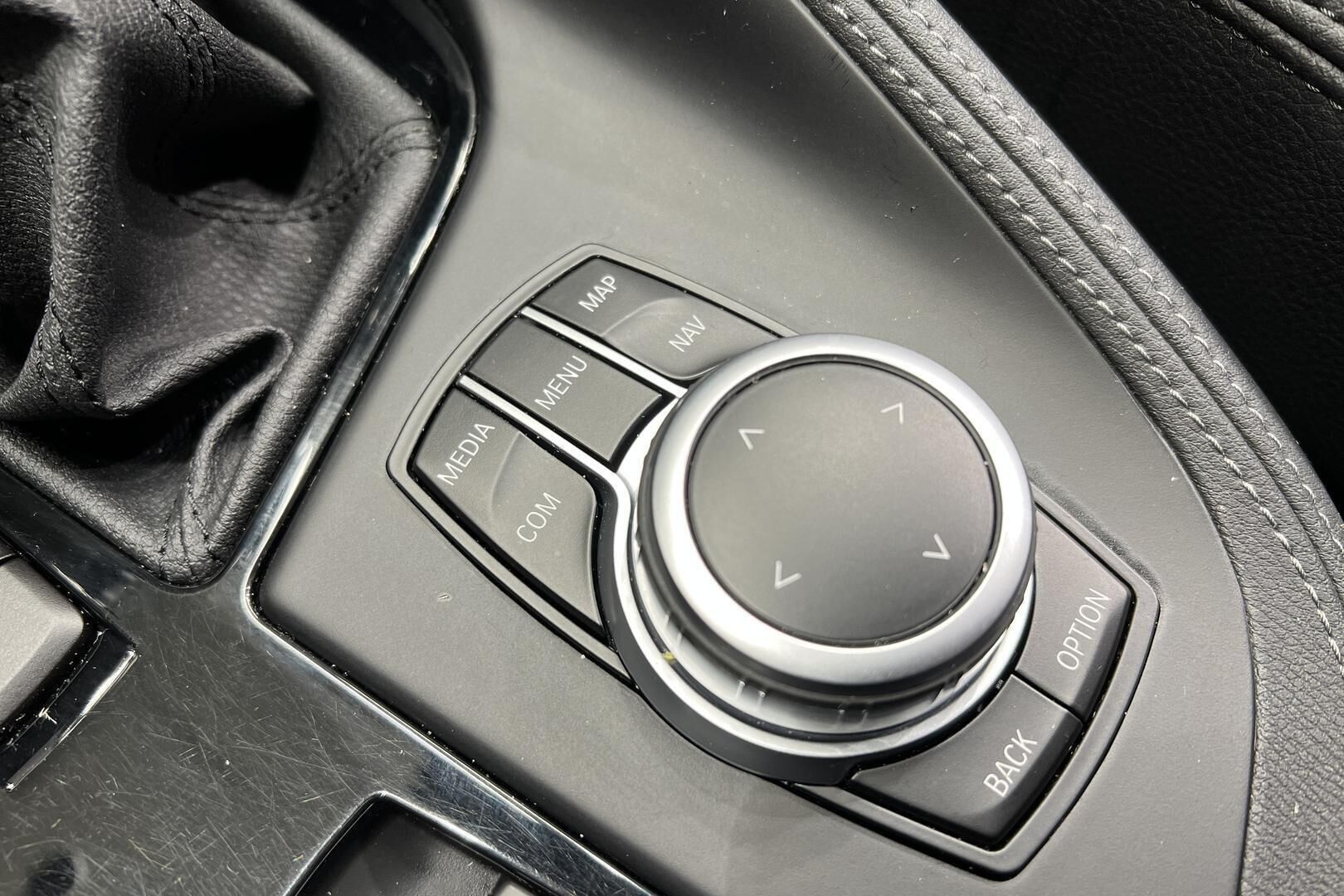 BMW X1 iso kuva 20