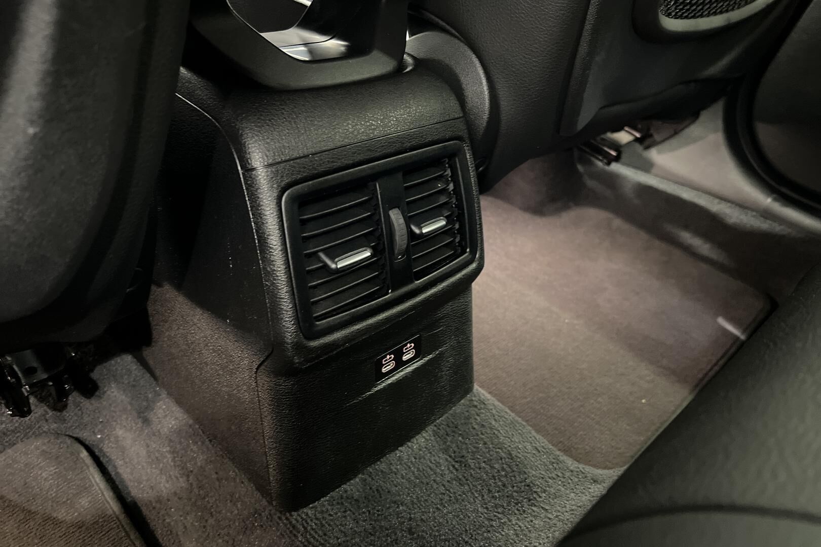 BMW X1 iso kuva 28