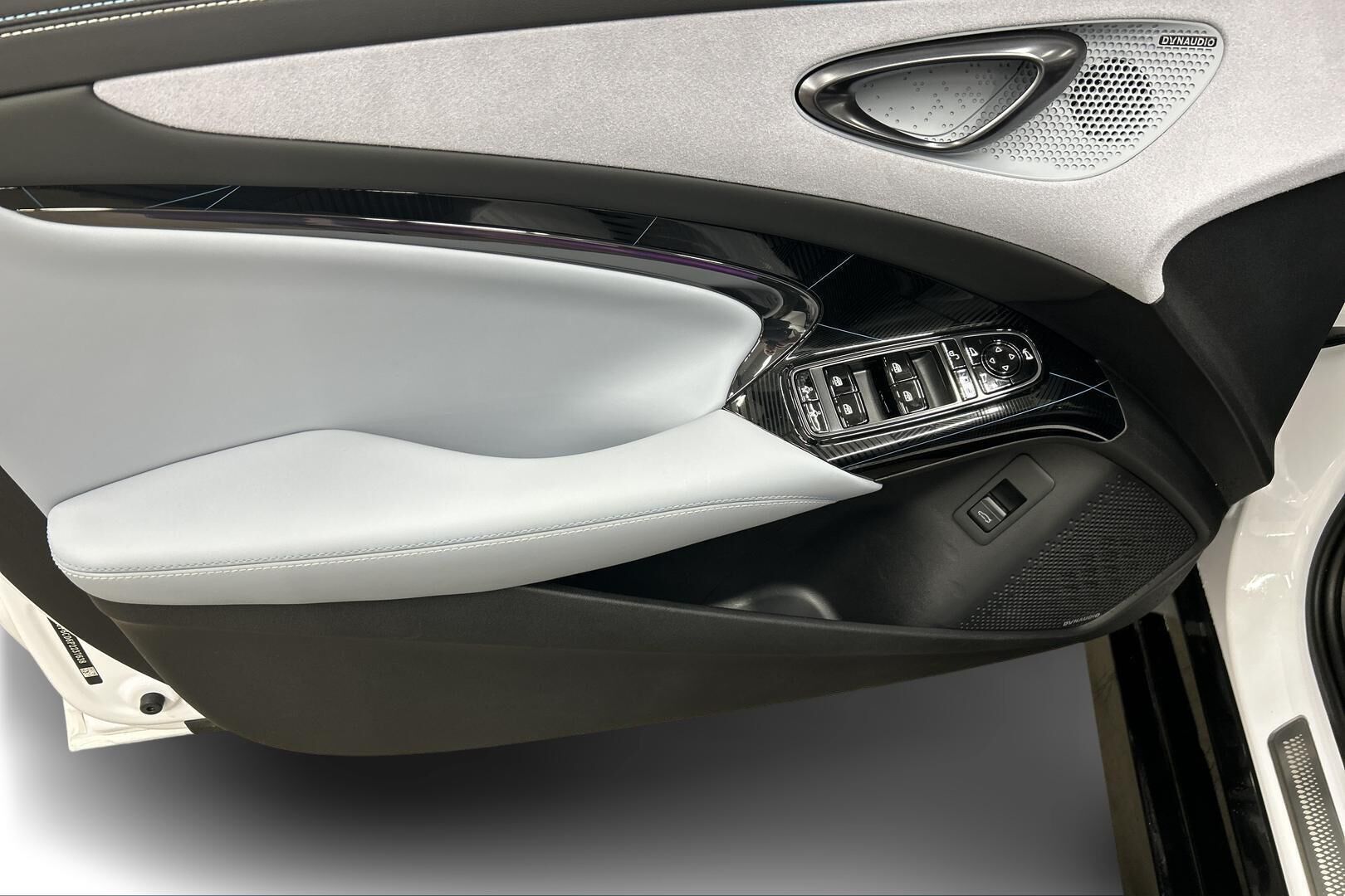 BYD Seal iso kuva 13