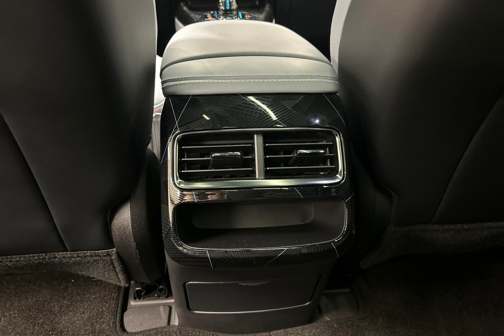 BYD Seal iso kuva 23