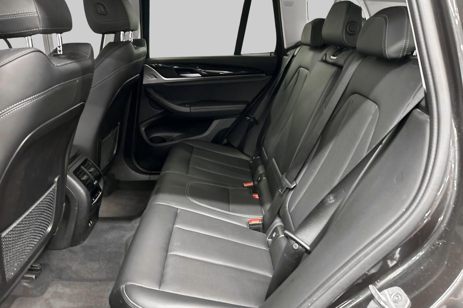 BMW X3 iso kuva 9