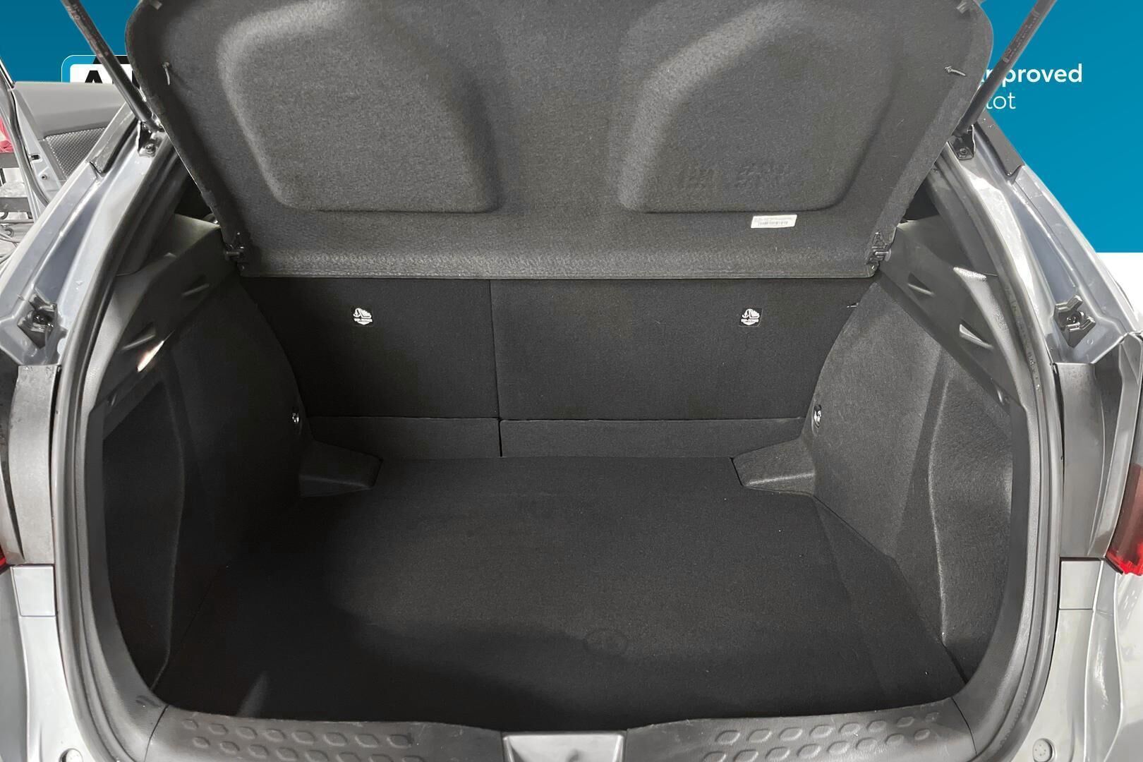 Toyota C-HR iso kuva 11
