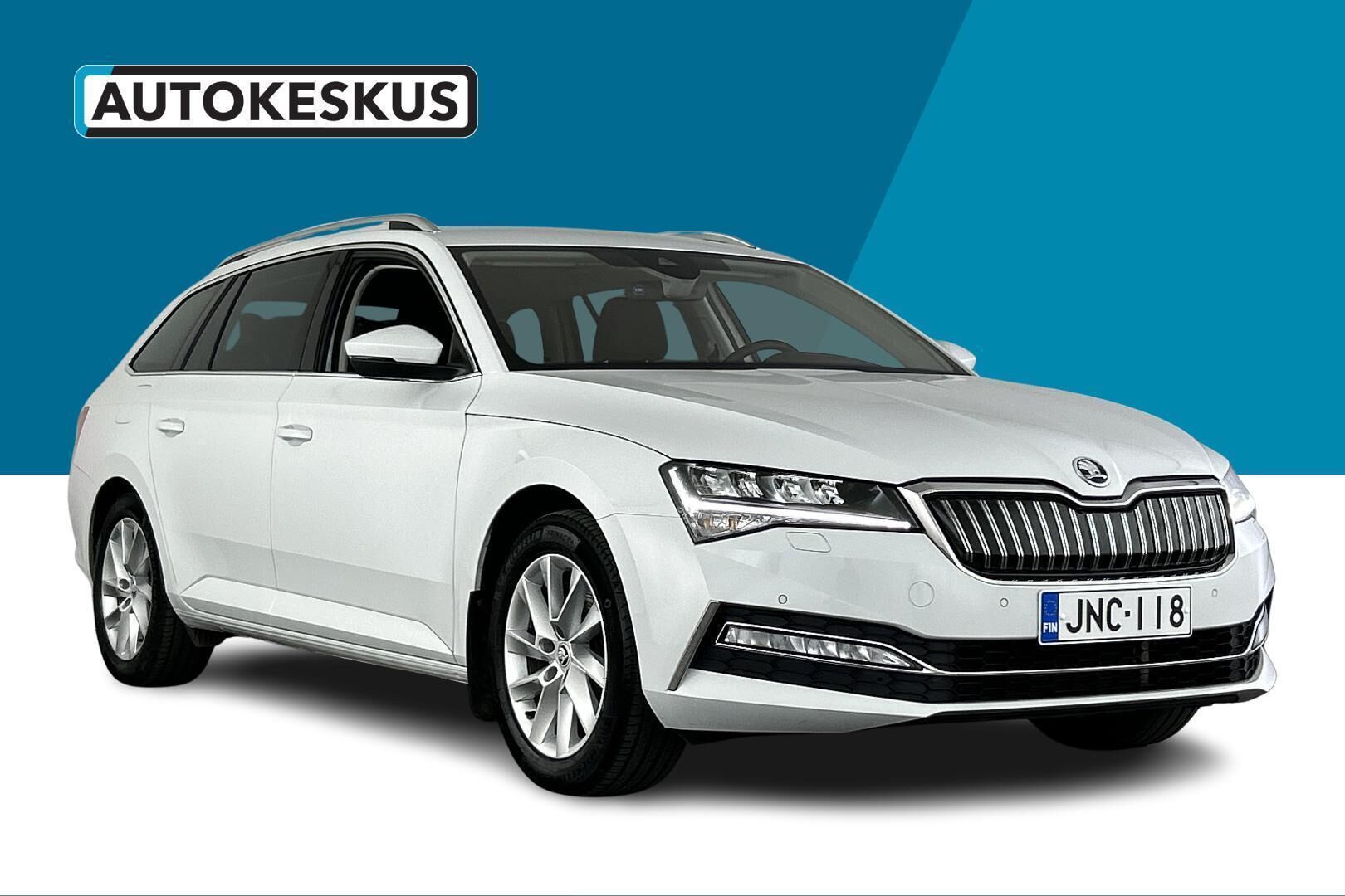 Skoda Superb iso kuva 2