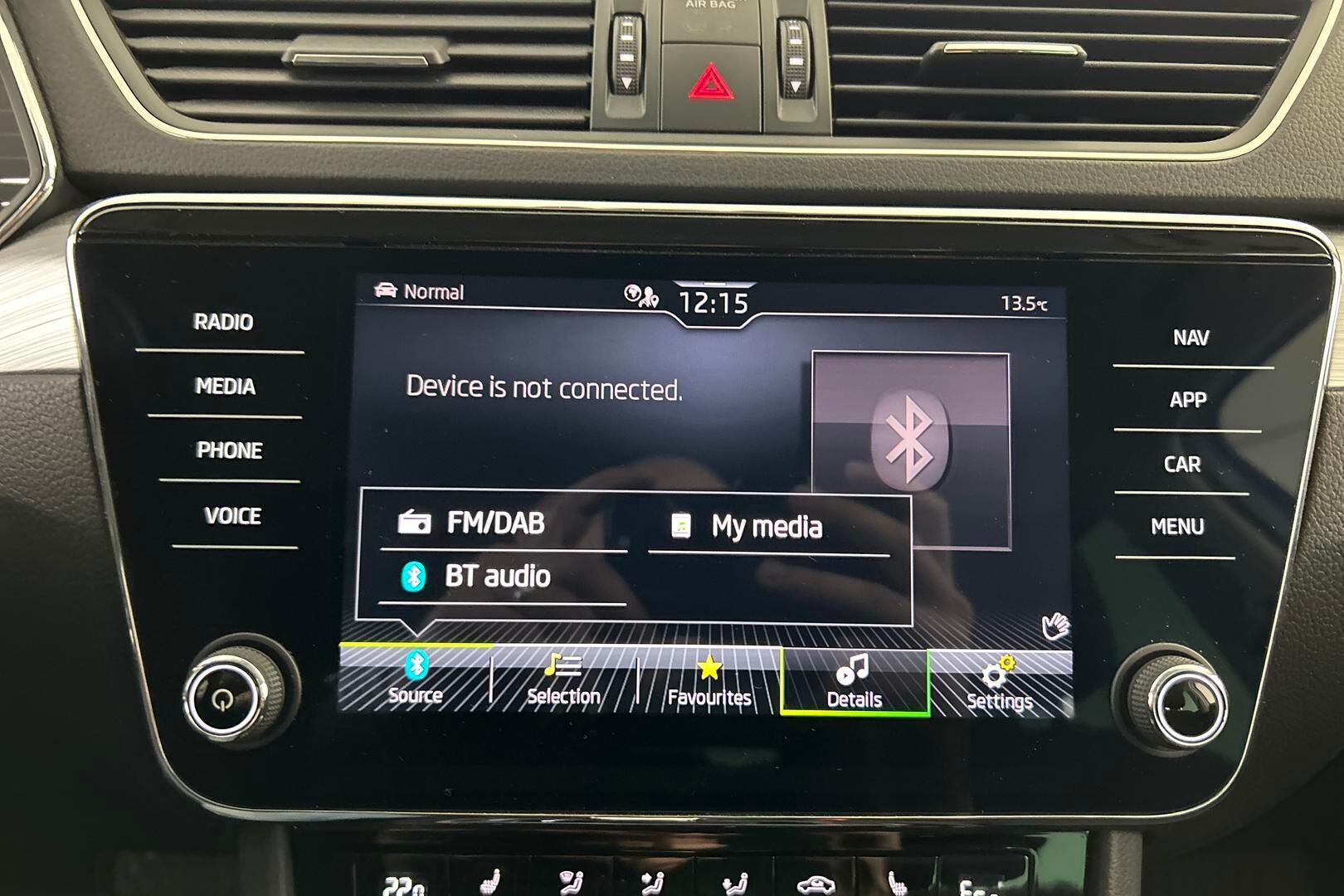 Skoda Superb iso kuva 20