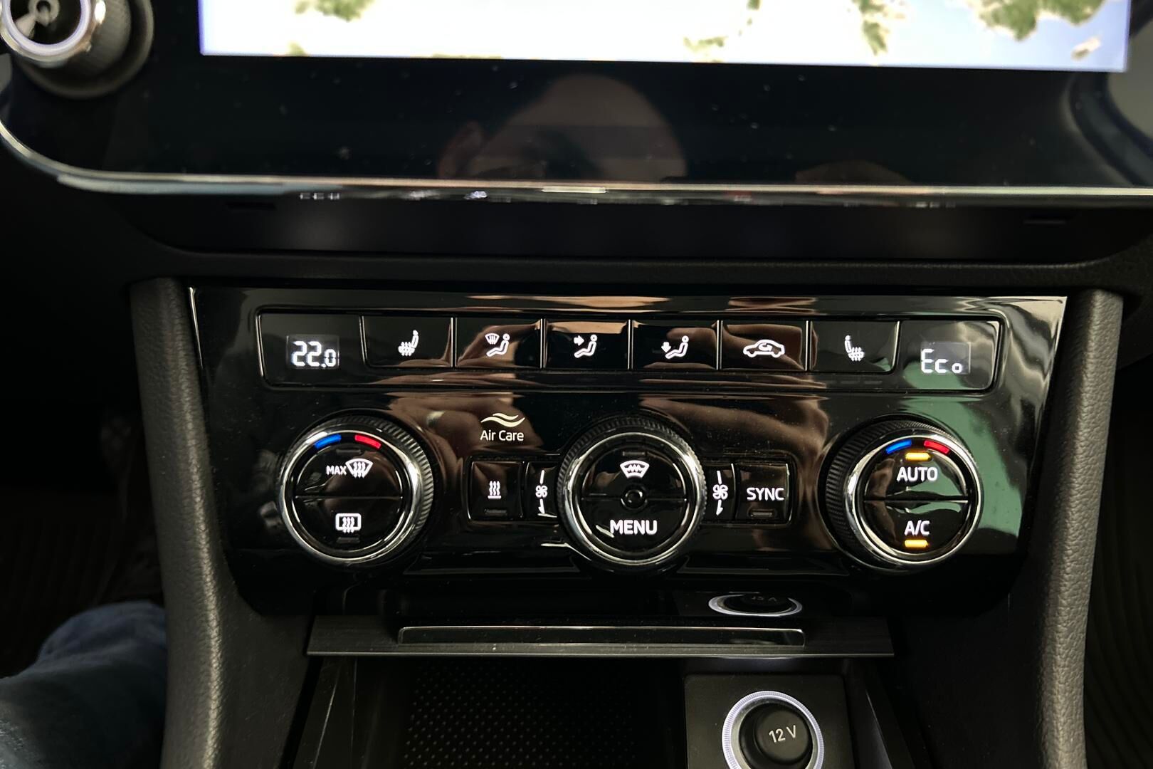 Skoda Superb iso kuva 24