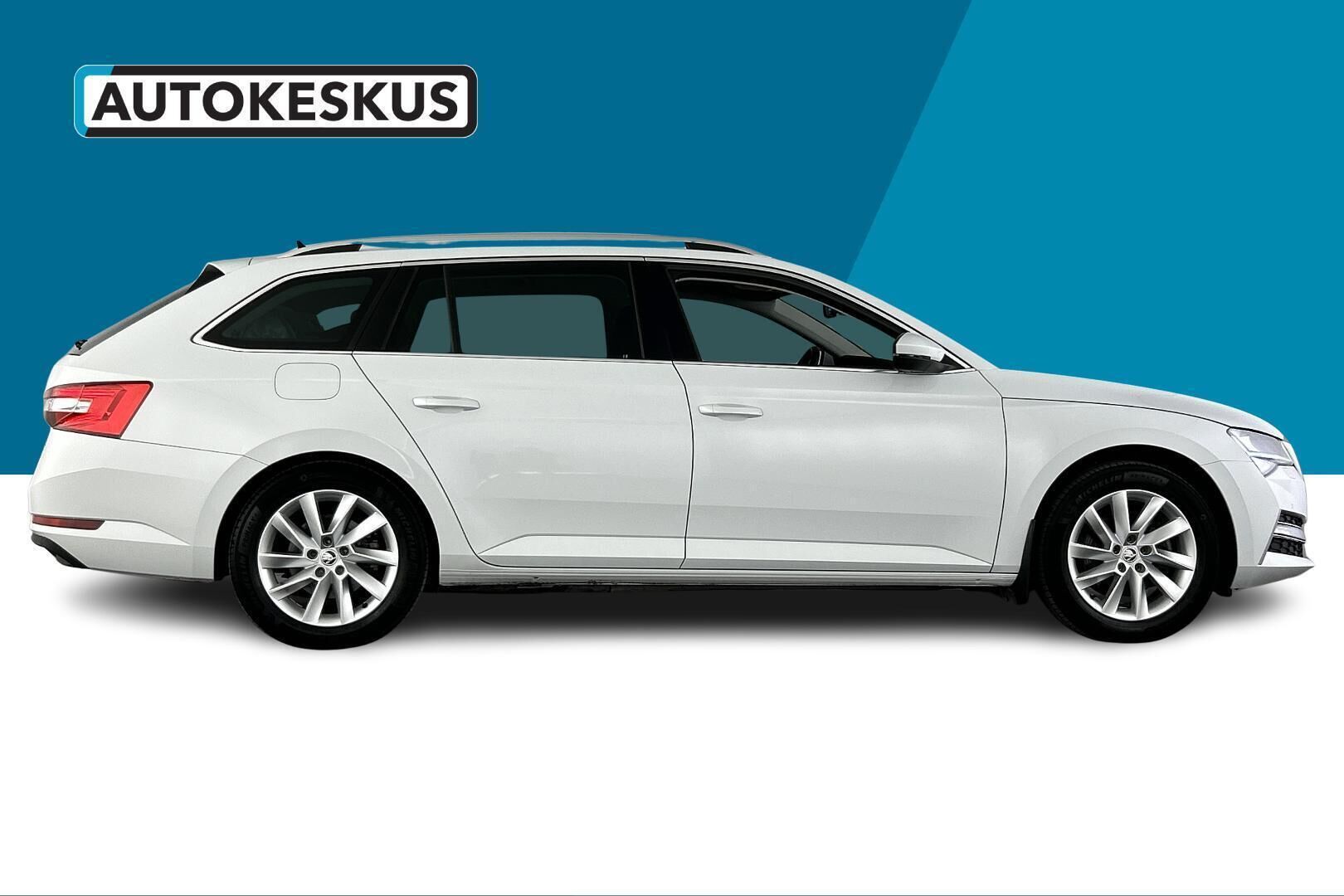 Skoda Superb iso kuva 3
