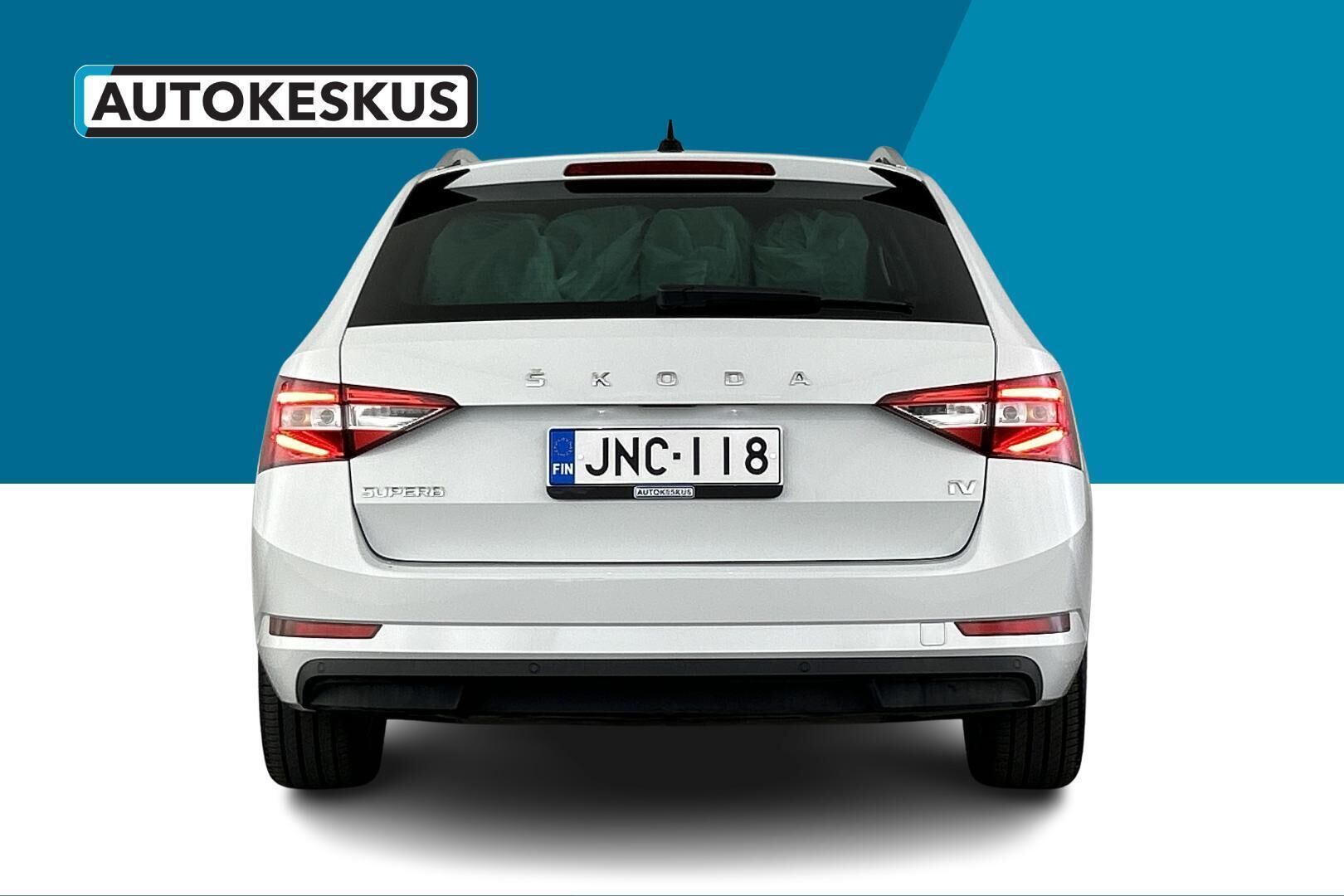 Skoda Superb iso kuva 5