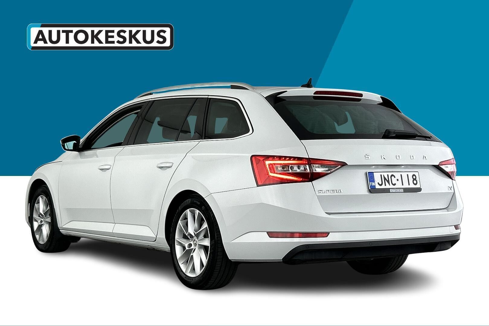 Skoda Superb iso kuva 6