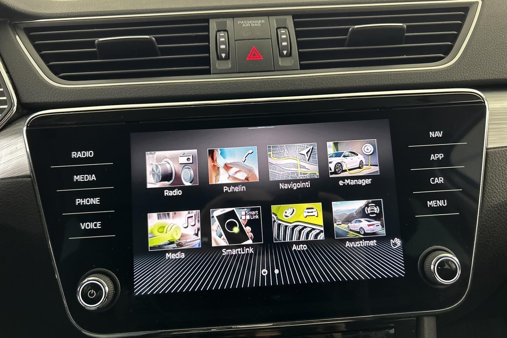 Skoda Superb iso kuva 21