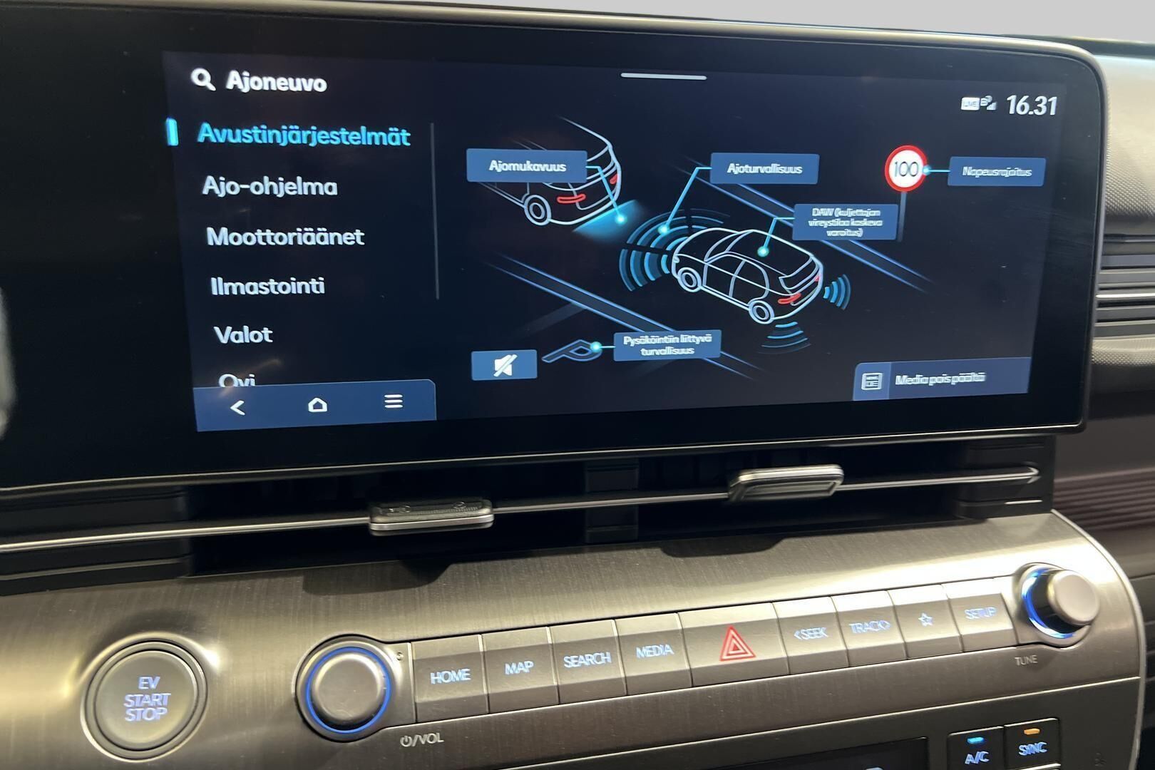 Hyundai KONA Electric iso kuva 13