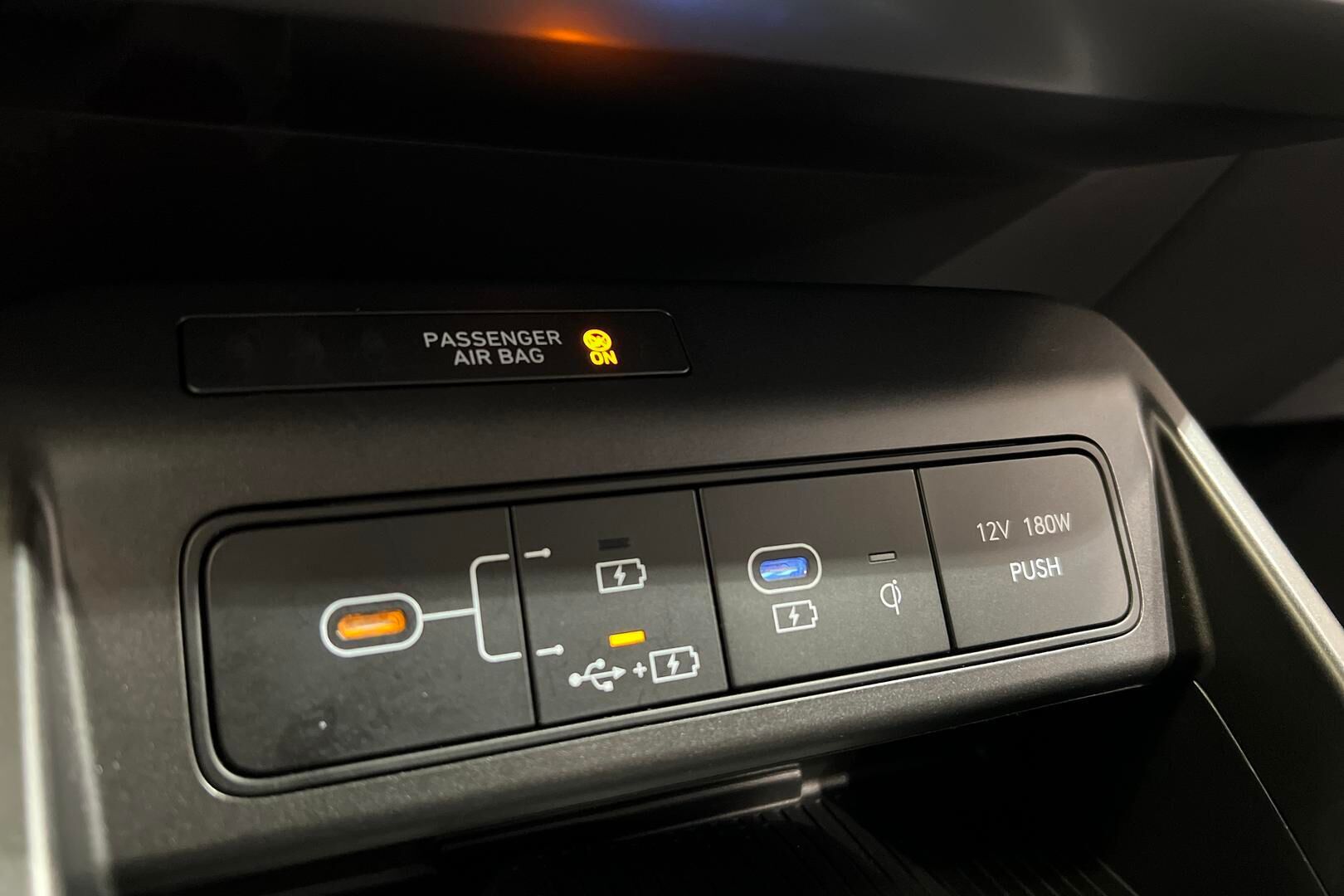 Hyundai KONA Electric iso kuva 19