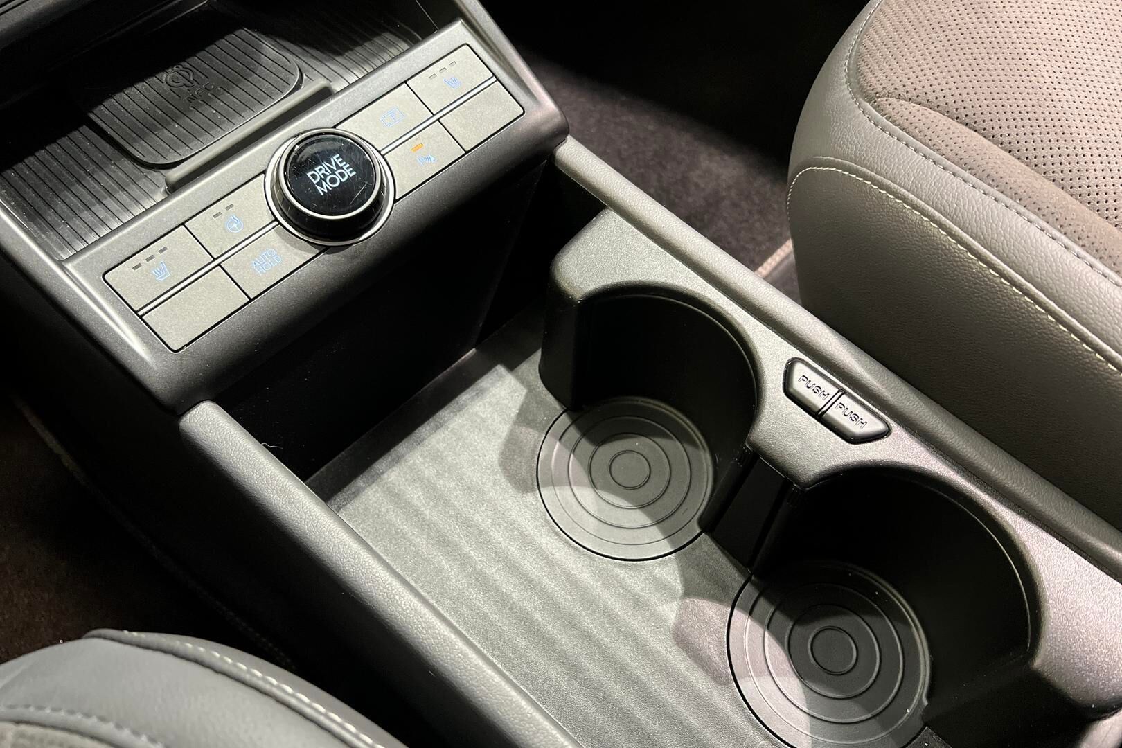 Hyundai KONA Electric iso kuva 35