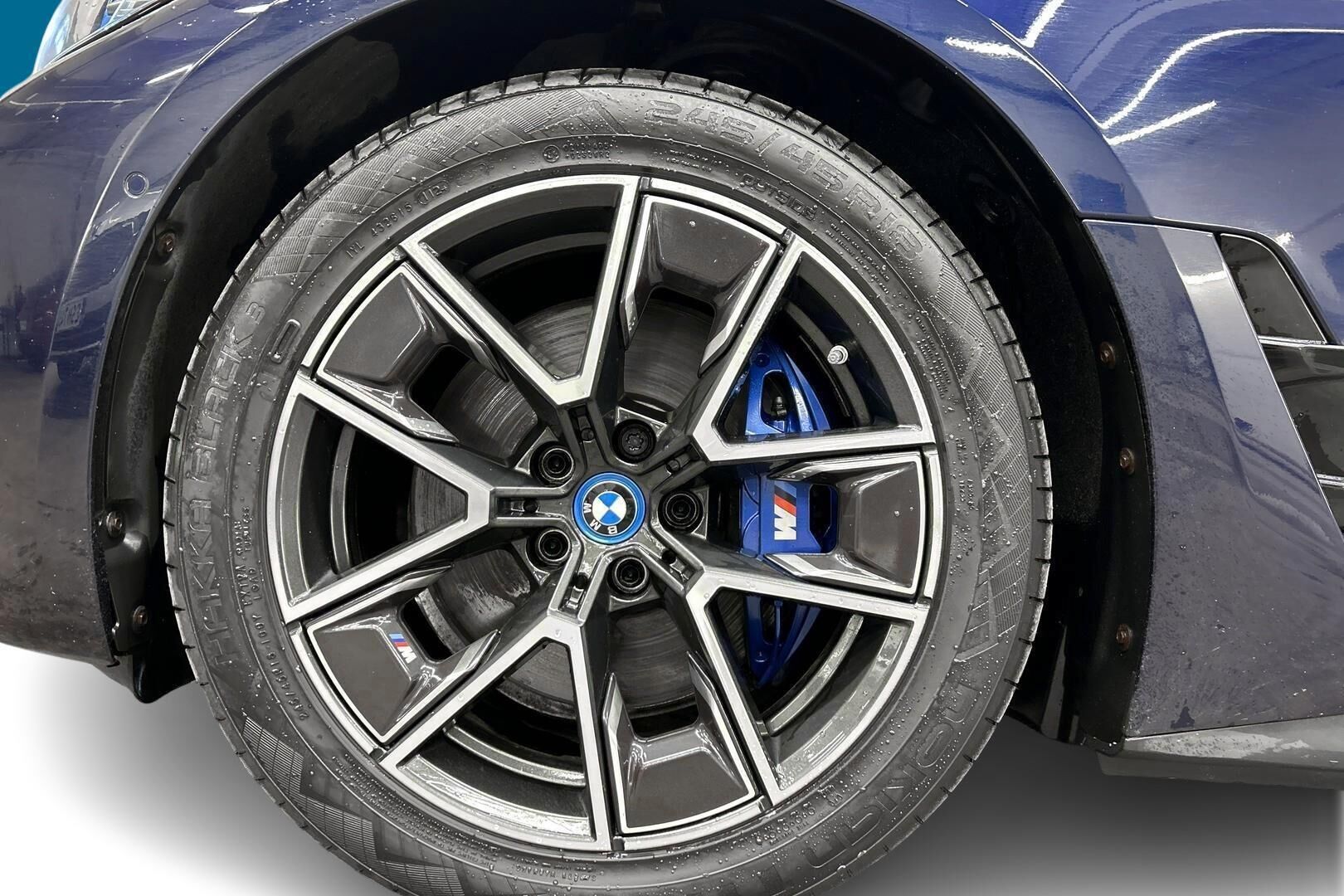BMW I4 M50 iso kuva 11