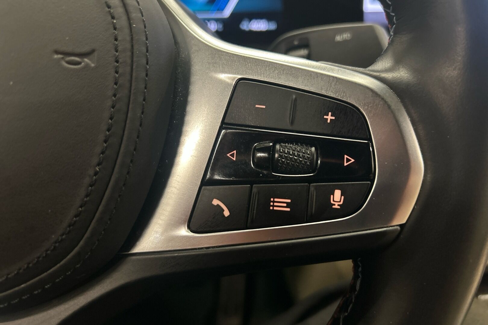 BMW I4 M50 iso kuva 18