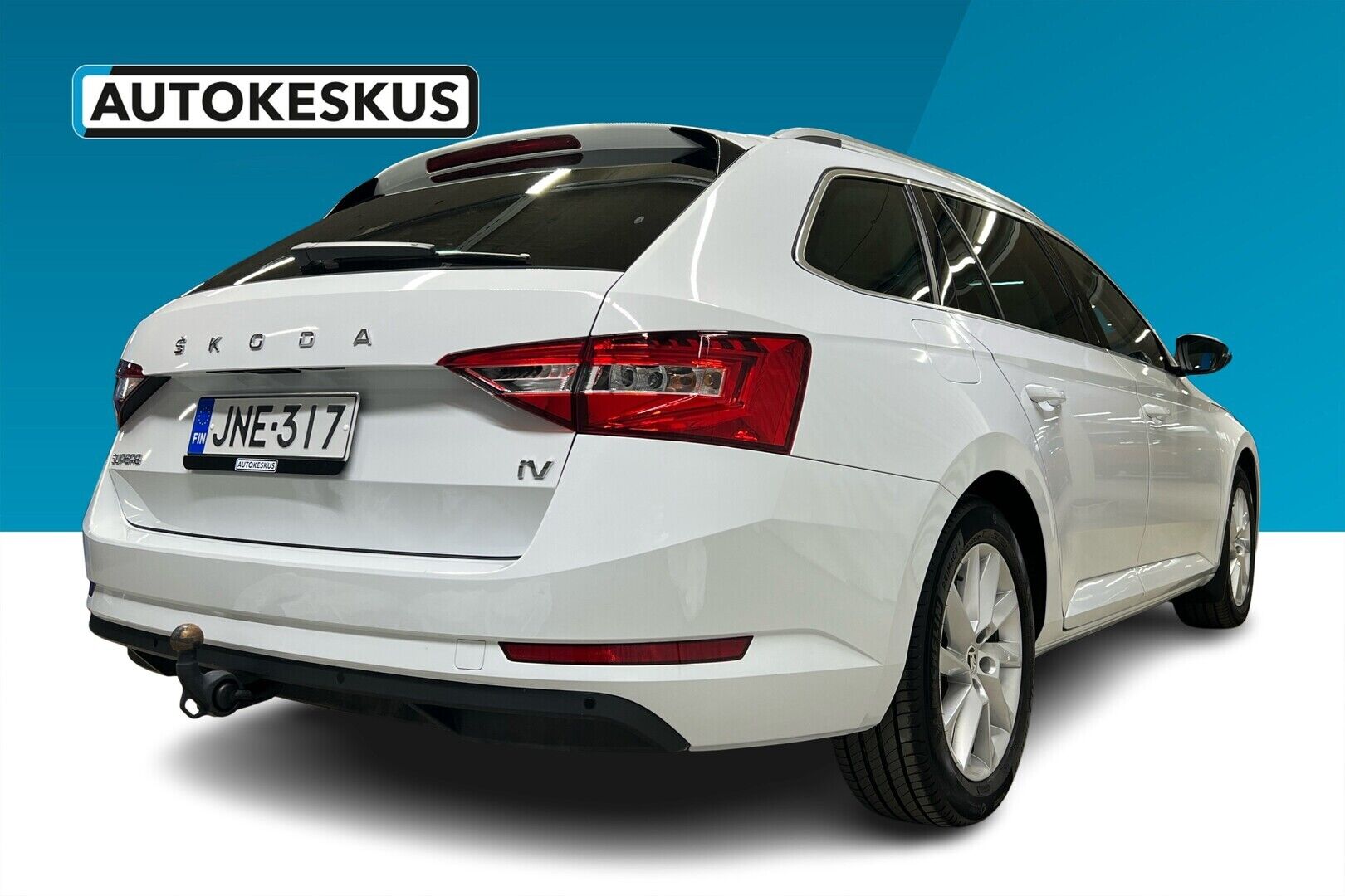 Skoda Superb iso kuva 1