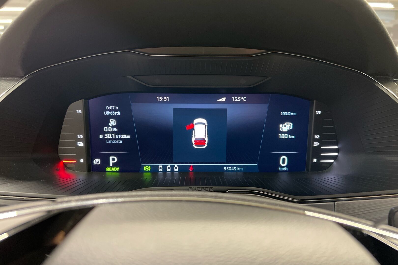 Skoda Superb iso kuva 12
