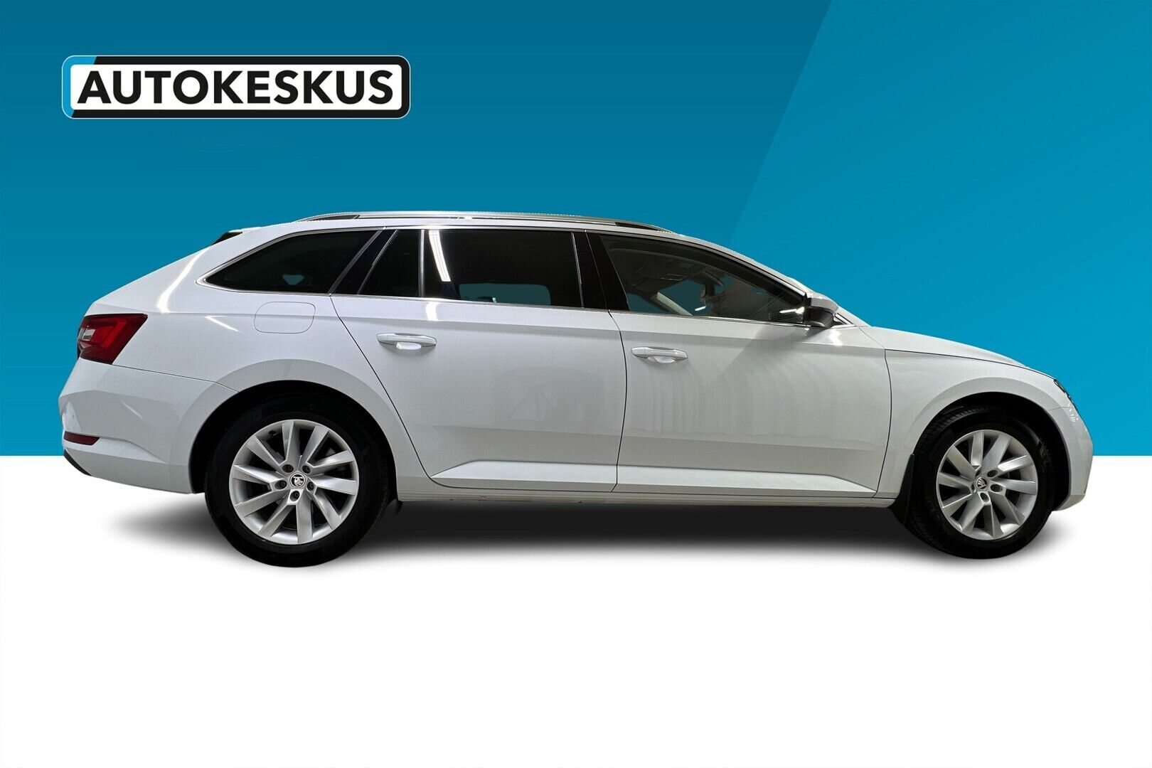 Skoda Superb iso kuva 5