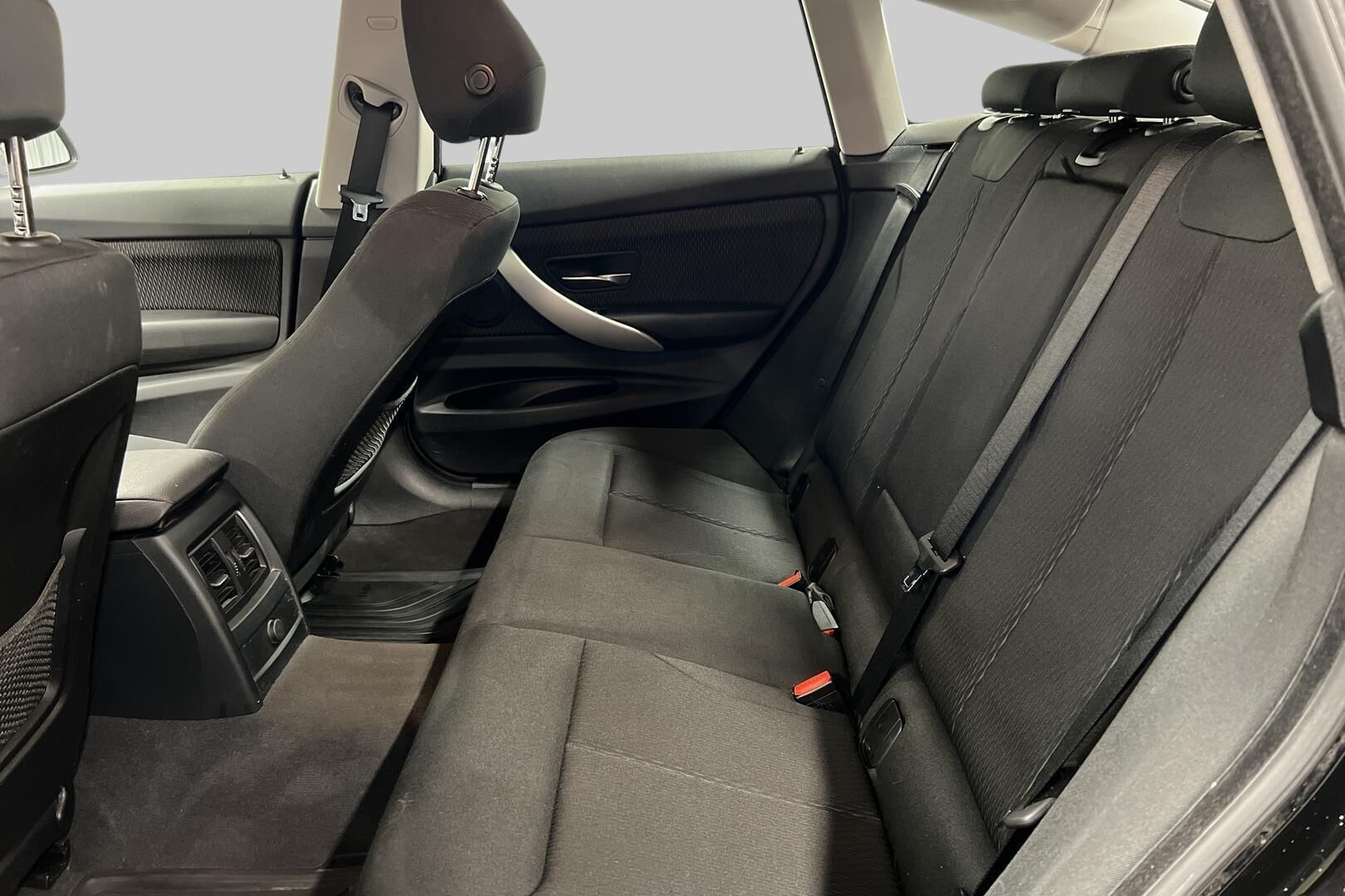 BMW 3-sarja iso kuva 10