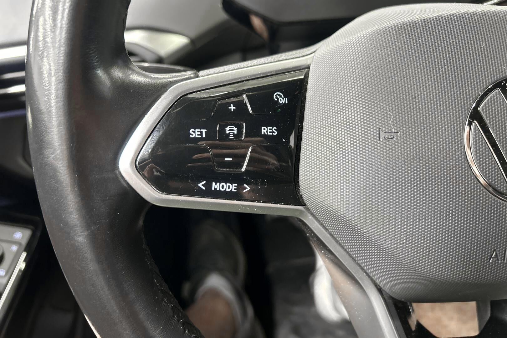 Volkswagen ID.4 iso kuva 15