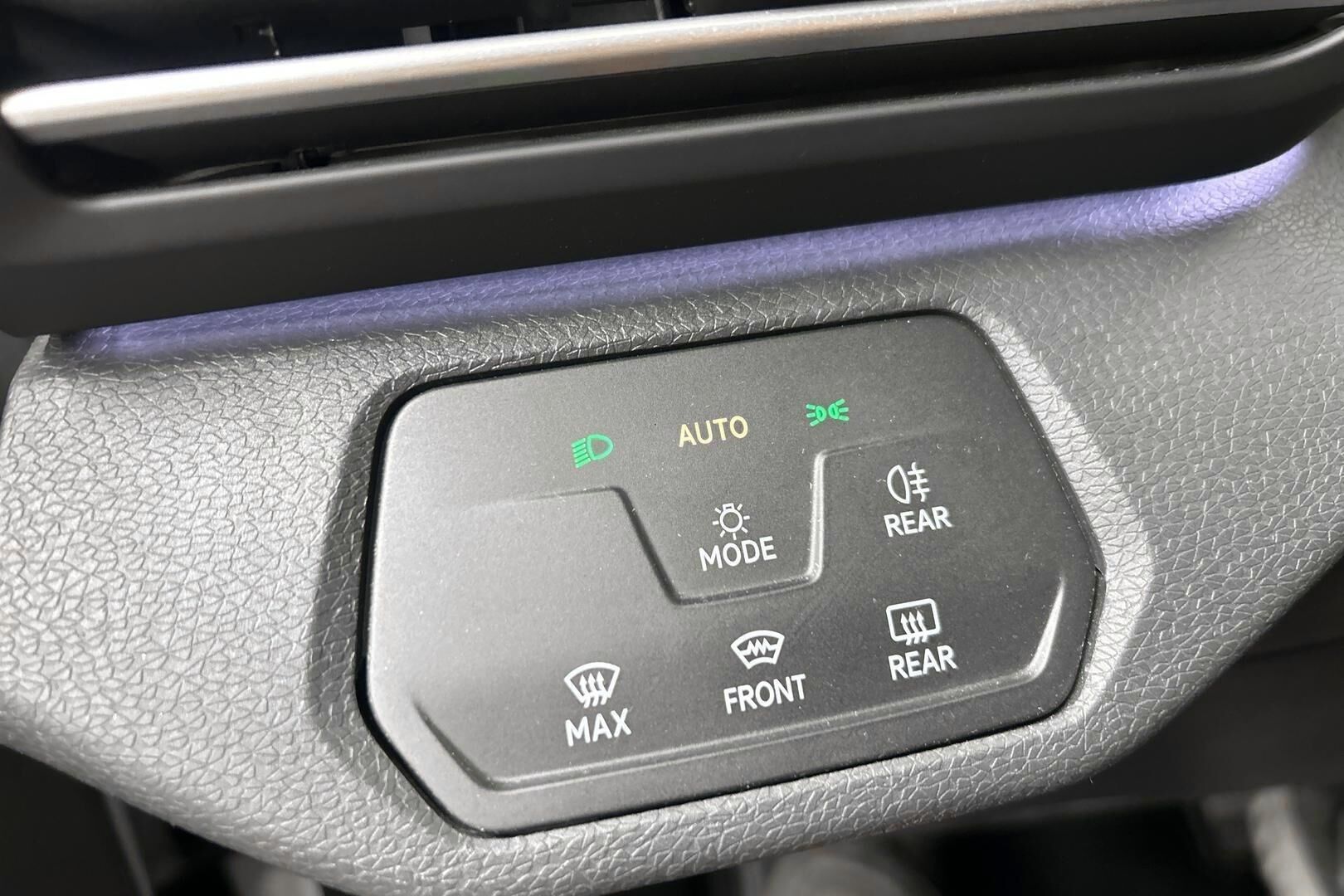 Volkswagen ID.4 iso kuva 16