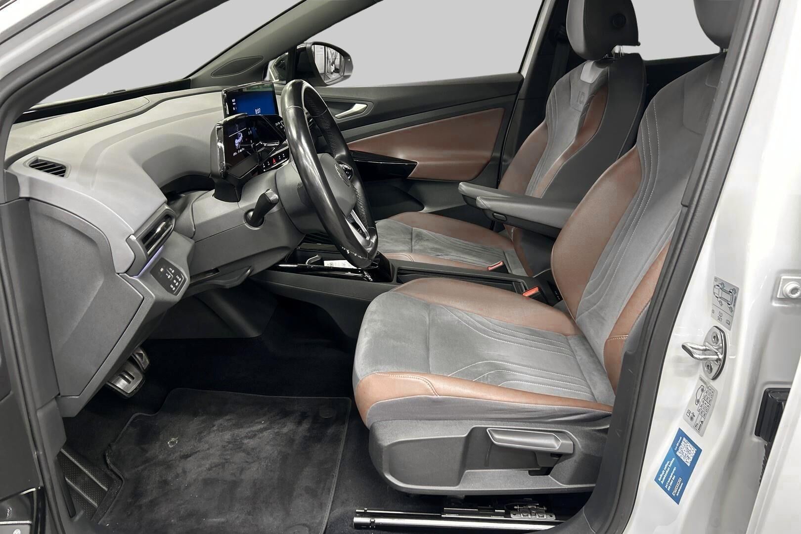Volkswagen ID.4 iso kuva 7