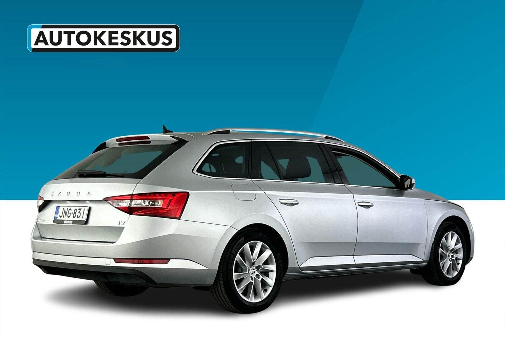 Skoda Superb iso kuva 1