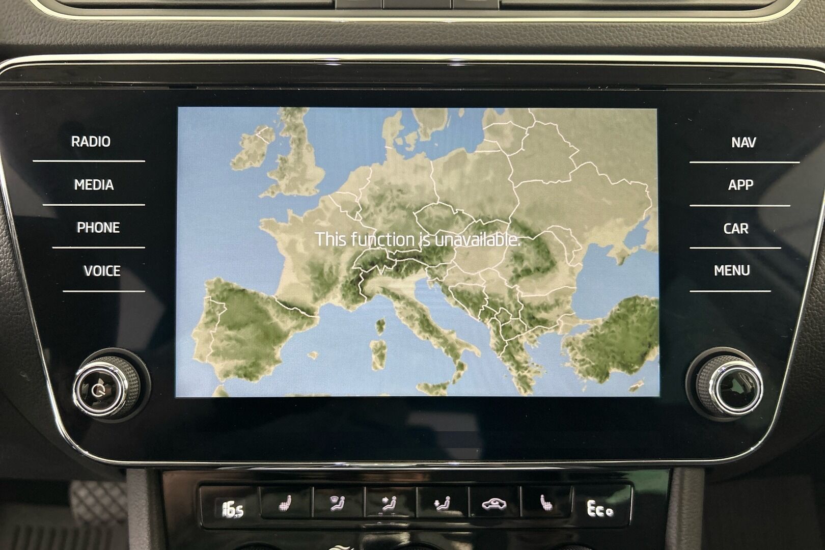 Skoda Superb iso kuva 14