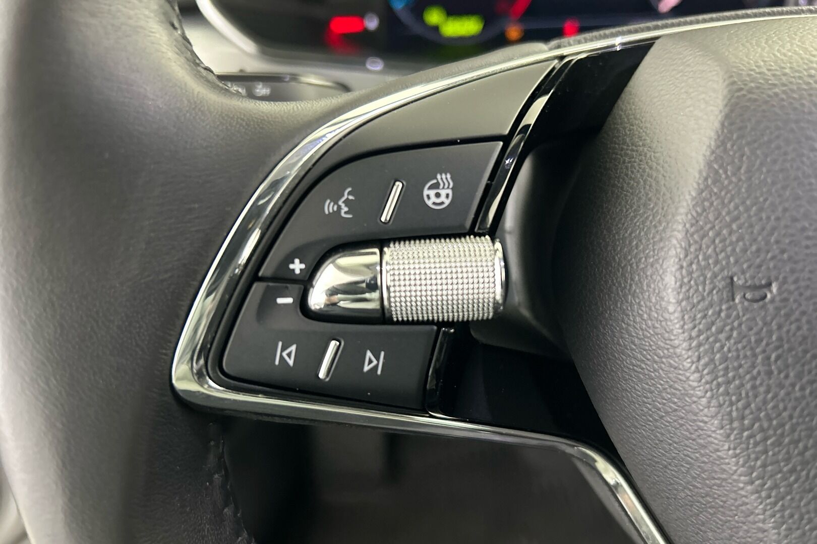 Skoda Superb iso kuva 17