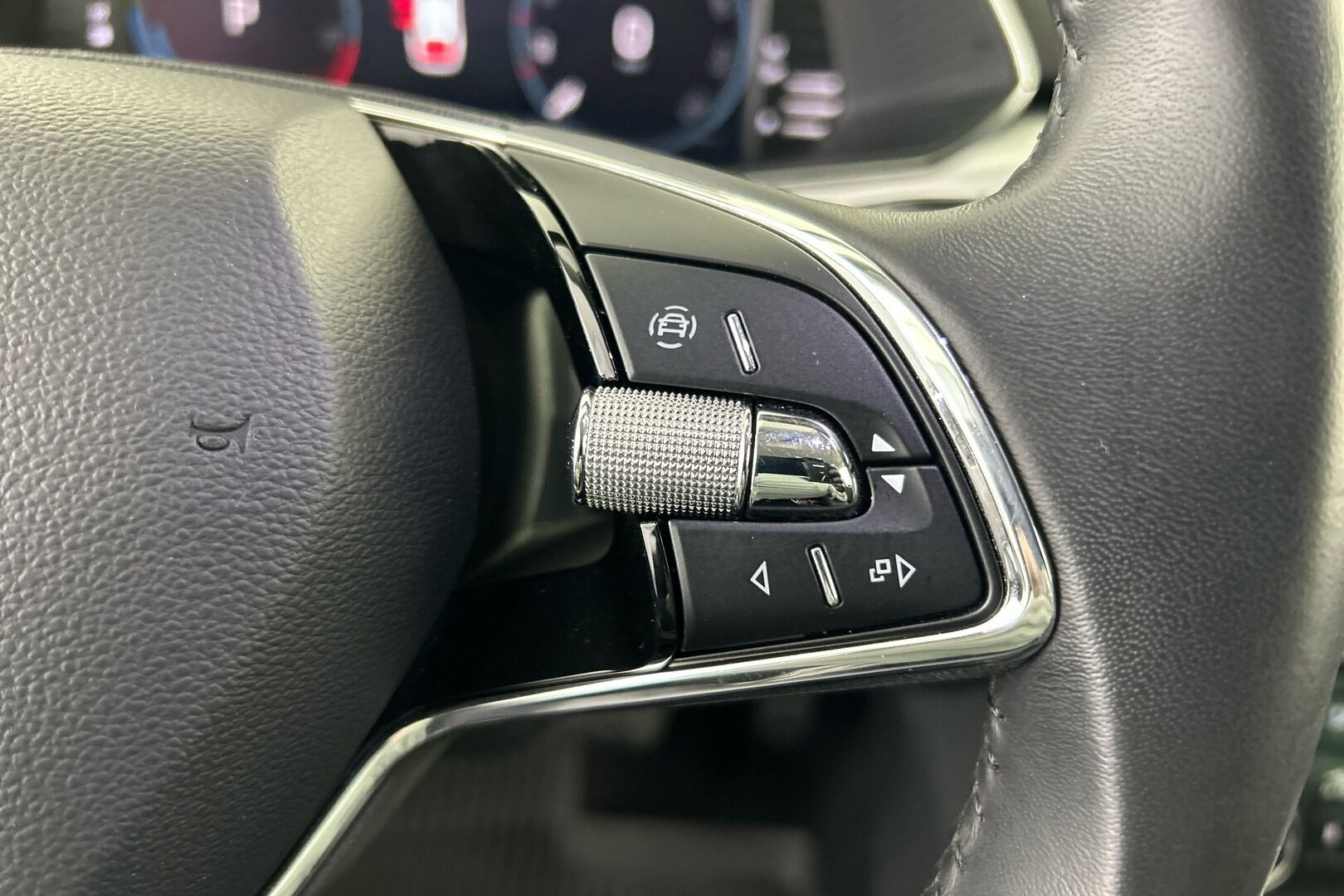 Skoda Superb iso kuva 20