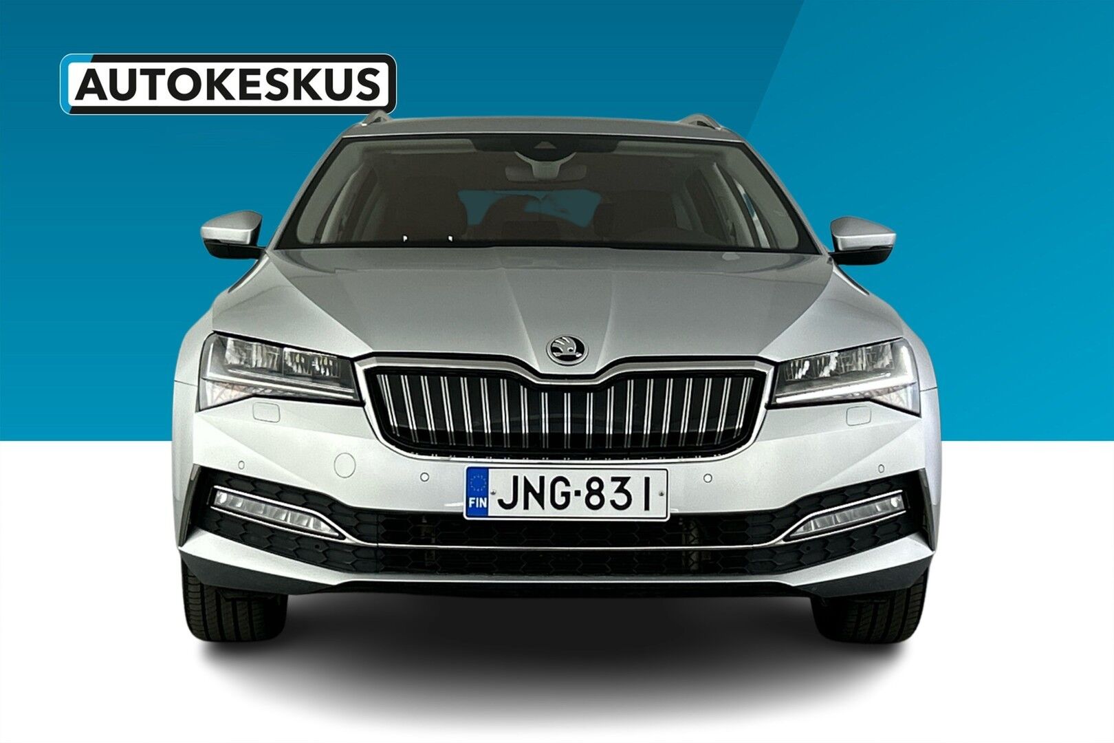 Skoda Superb iso kuva 3