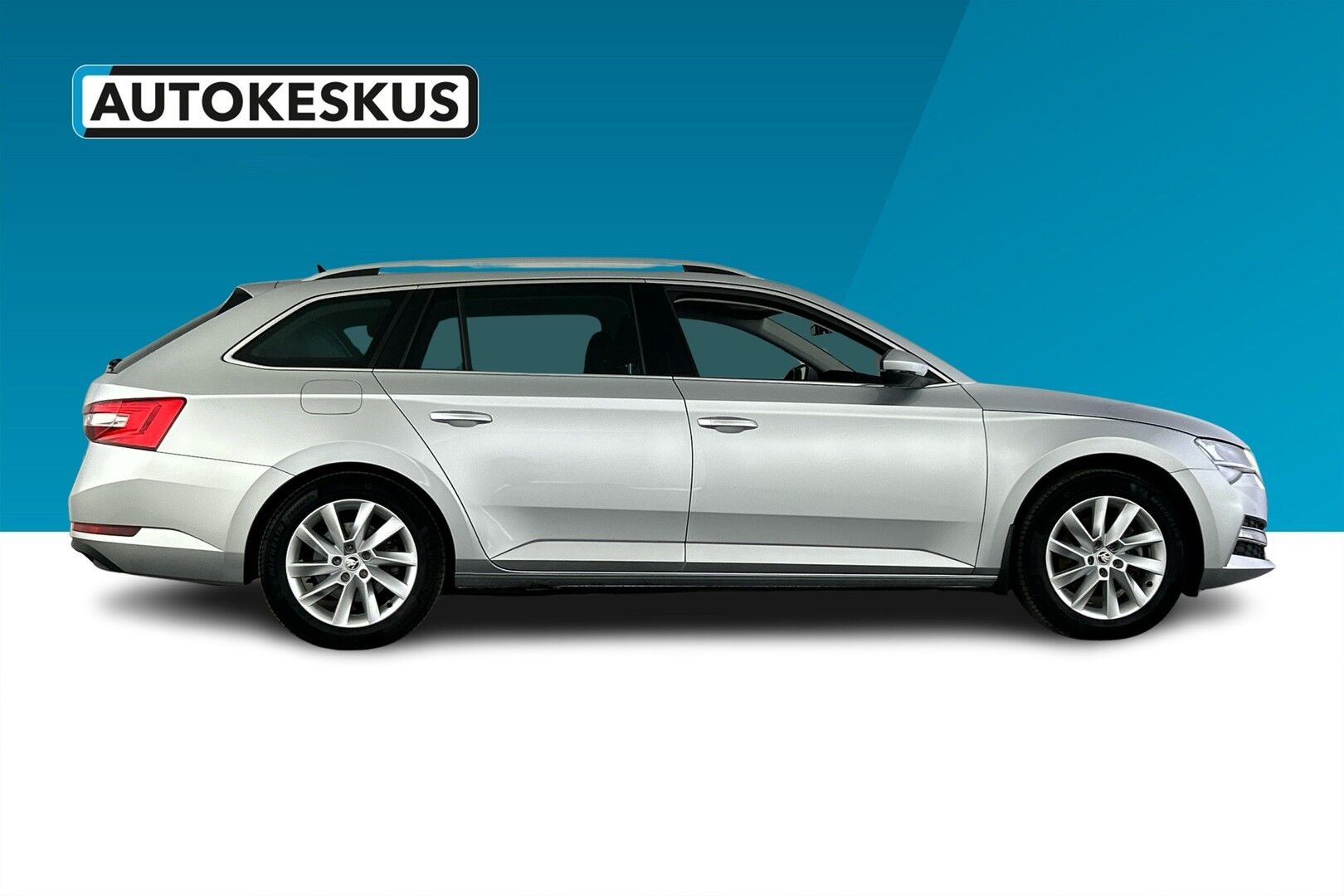 Skoda Superb iso kuva 4
