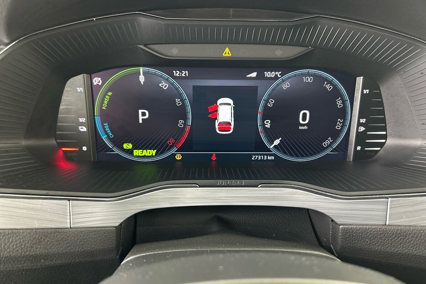 Skoda Superb iso kuva 9