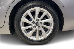 Toyota Camry esikatselu 21