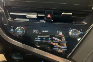 Toyota Camry esikatselu 10